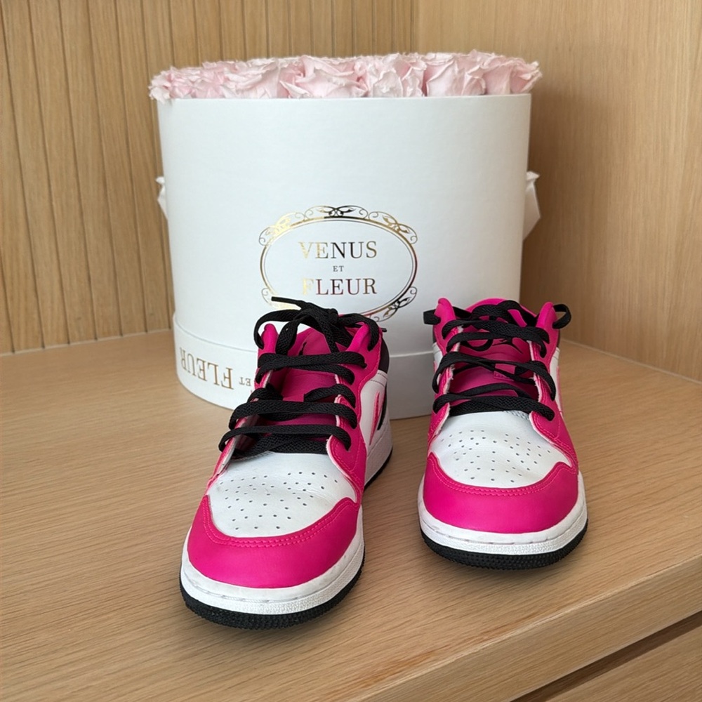 Air Jordan 1 Low GS 'Fierce Pink - Picture 3 of 3
